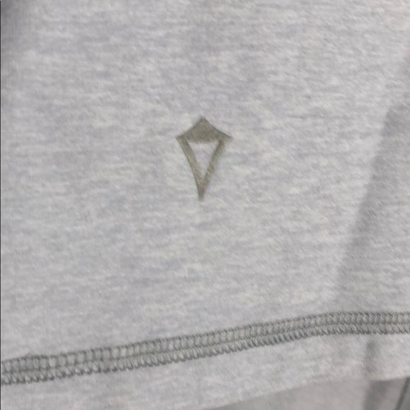 Ivivvia Lavender Multipurpose Snap-Button Shrug - Picture 4 of 6